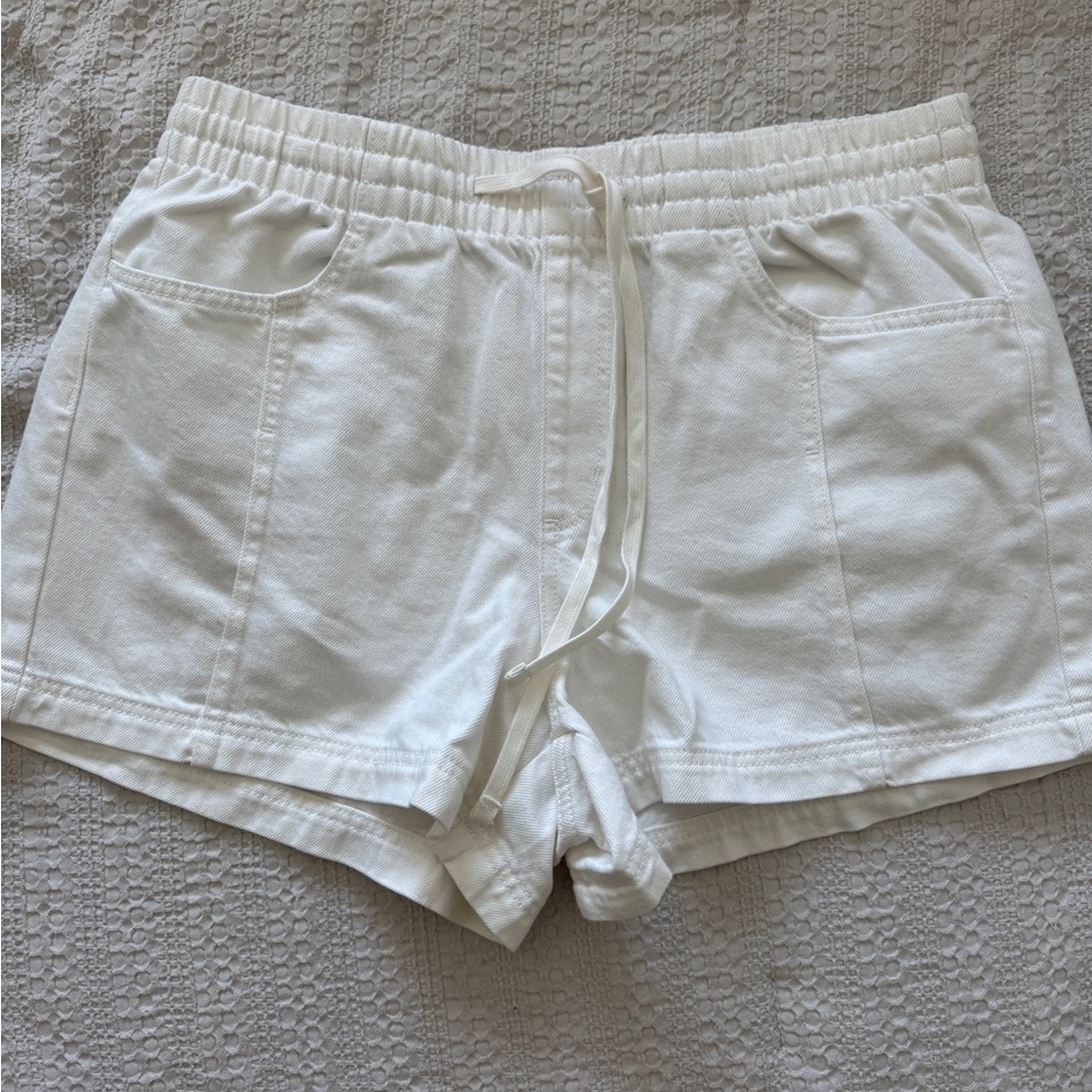 NWOT Universal Thread Women's White  Shorts